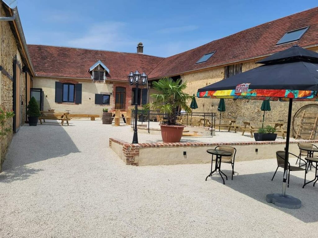 Shaka Pub Chaource, grande terrasse